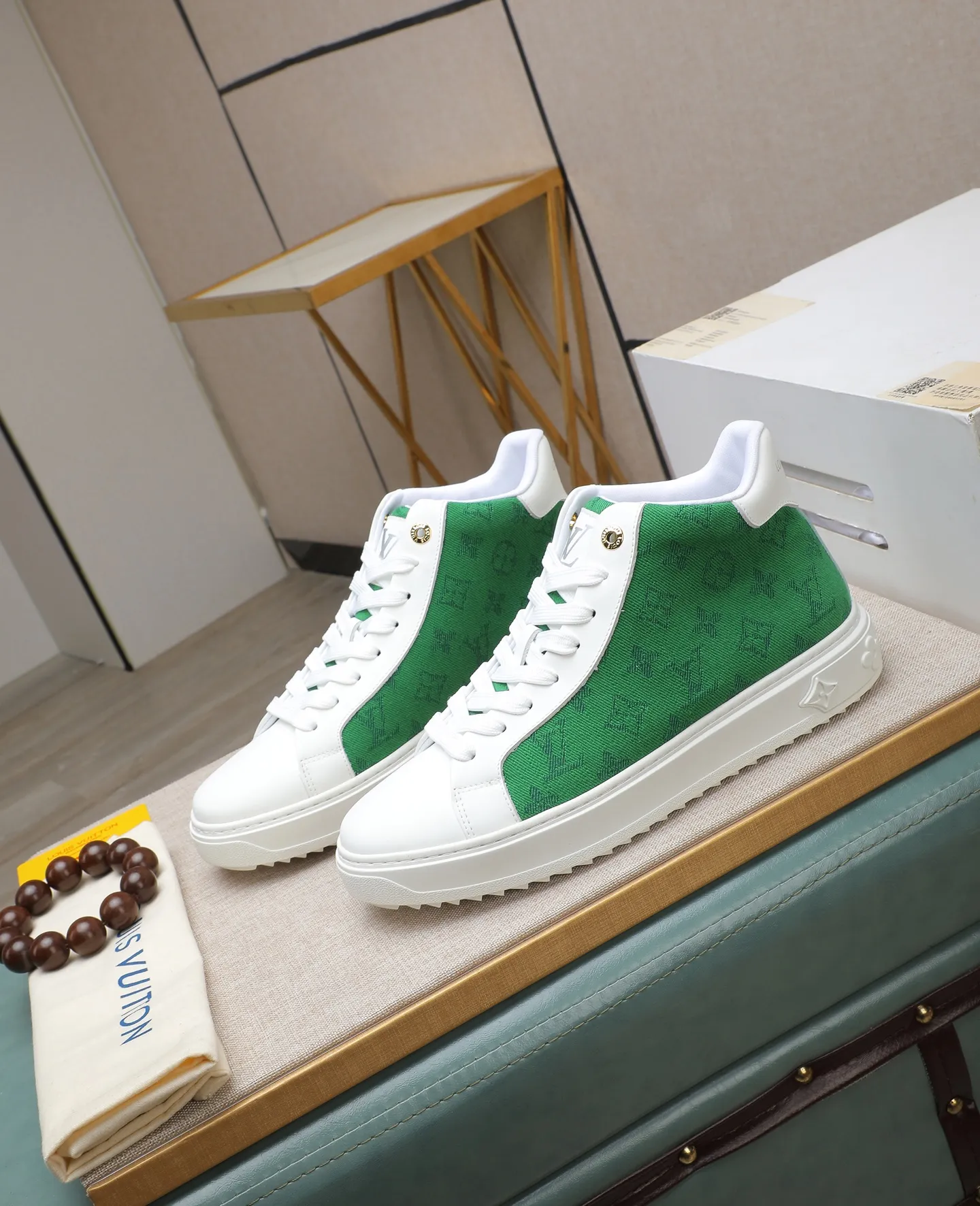 Men's shoes 💰580 📛📛【LOUIS VUITTON】Louis Vuitton official website synchronized new products 👟Milan fashion catwalk style 🇰🇾🇰🇾LV family logo, celebrity style, a must-have for fashionistas ⚠️First-layer calfskin ➕Genuine leather lining ➕Official website original version special outsole 👞Number 38-44